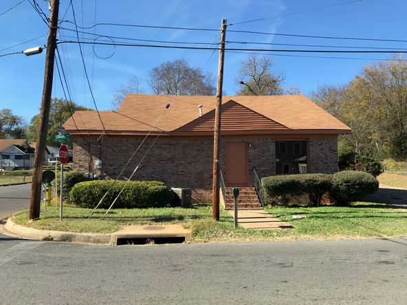 809 S Grove St, Marshall, TX 75670